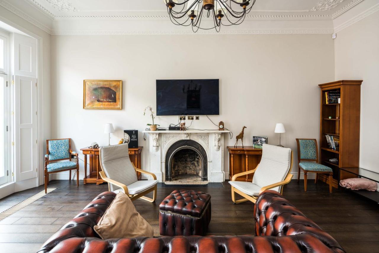 4 Bedroom House Up To 10 People At Heart Of Kensington And Chelsea Лондон Екстериор снимка