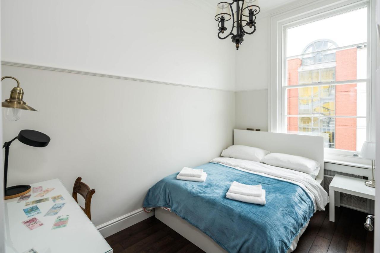 4 Bedroom House Up To 10 People At Heart Of Kensington And Chelsea Лондон Екстериор снимка