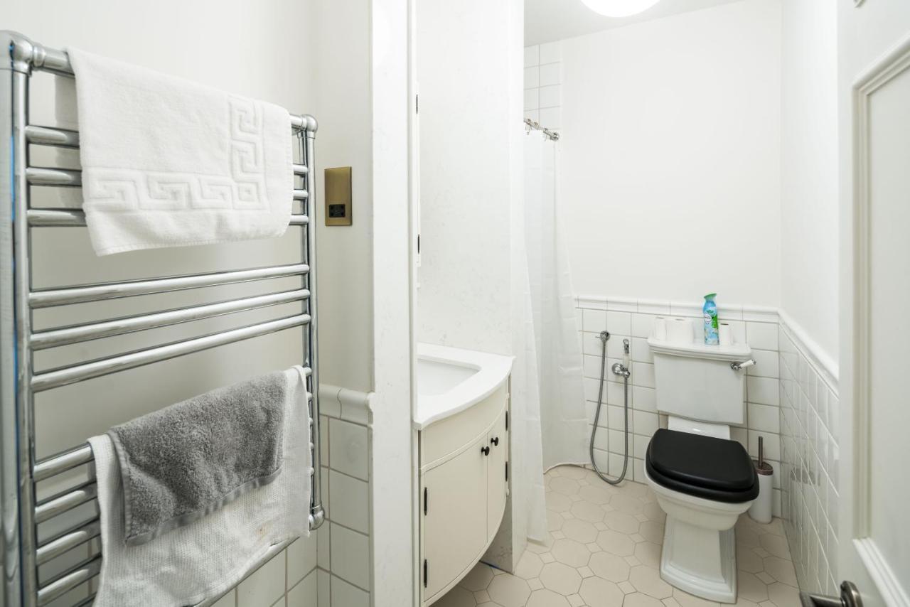 4 Bedroom House Up To 10 People At Heart Of Kensington And Chelsea Лондон Екстериор снимка